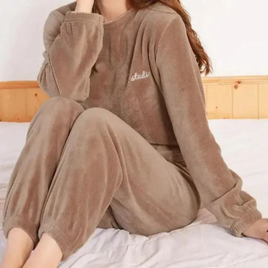 Pyjama doux et confortable "Ensemble pilou pilou" pour des nuits paisibles - Moonight Homewear1